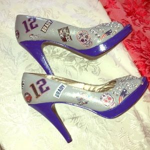 Women’s Hand Painted NE PATRIOTS Heels